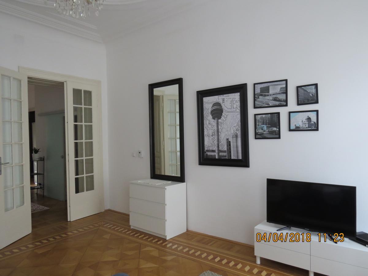 Ferienwohnungen Spittelberg Schrankgasse เวียนนา ภายนอก รูปภาพ